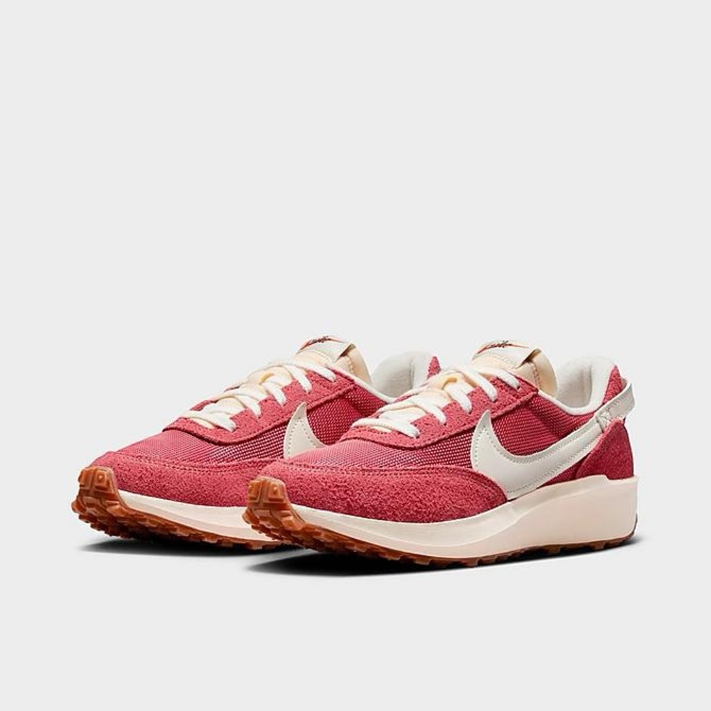 WOMEN'S NIKE WAFFLE DEBUT CASUAL SHOES - worn 2x